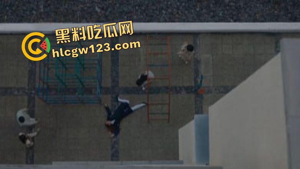 Yo,《评估》这末世神片吓得头皮发麻!生育权噩梦,人性深渊炸裂!-3