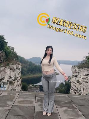 抖音淫荡少妇【赵敏BP白】,80万老头的低保卡杀手,金主定制掰穴玩弄阳具自慰视频流出-3