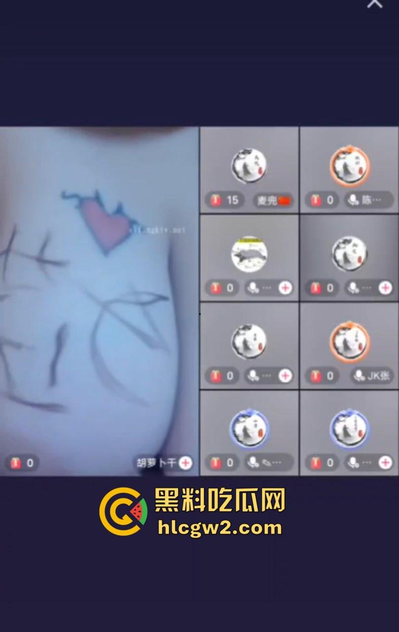 土豪哥『大导演』组团狙击女主播  快手变身成人秀场！女主播PK惩罚漏奶露B，巨乳女主播骚得连屏幕都扛不住！-6