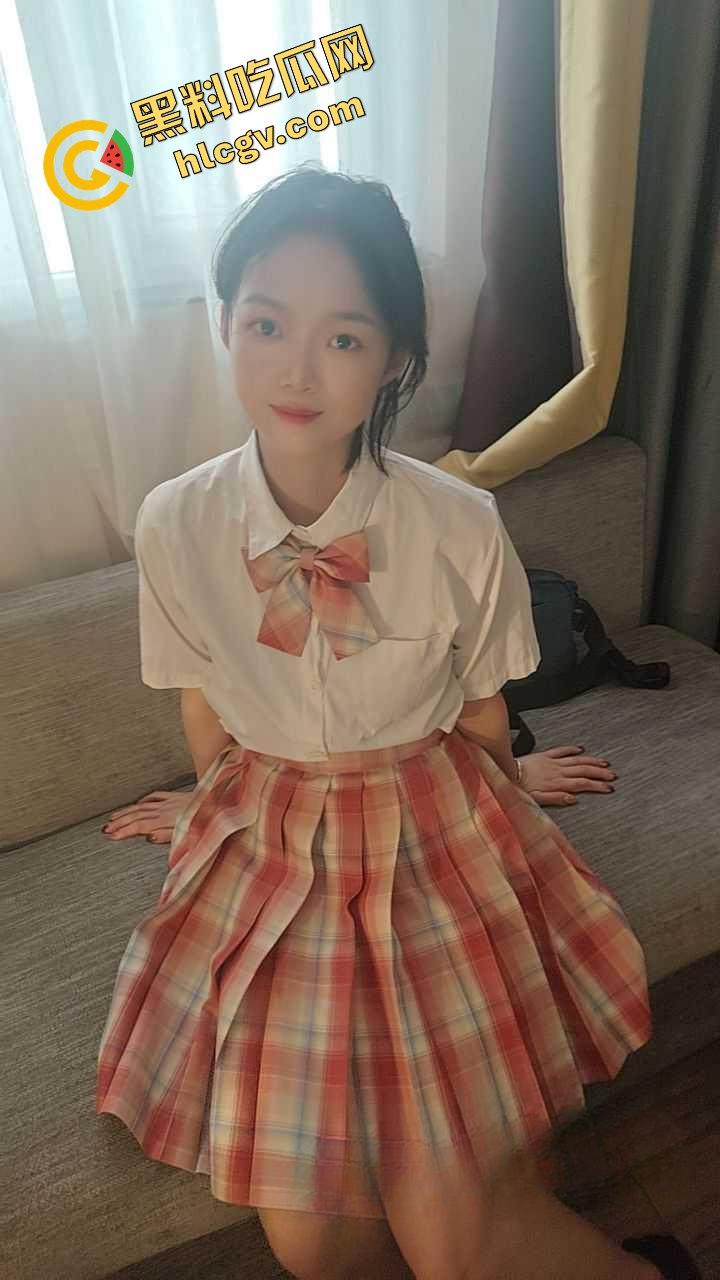 上海海事大学闷骚反差婊【潘子璇】大奶学生妹 肉感大炮架 校外与男友酒店性爱 独家全泄密！