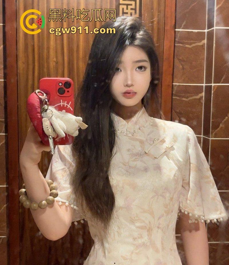 重庆高颜值反差御姐约炮视频泄露，女上骑乘肥臀摇曳，御姐曲线在性爱中绽放极致骚浪，每一瞬都刺激血脉！