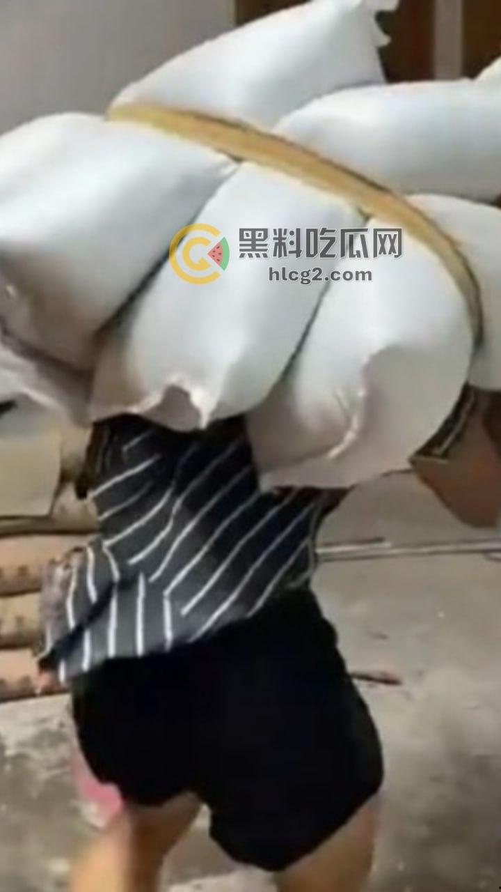 35岁小伙靠扛楼一天赚1000多,短短一年多攒下40万,赚钱秘密曝光!-4