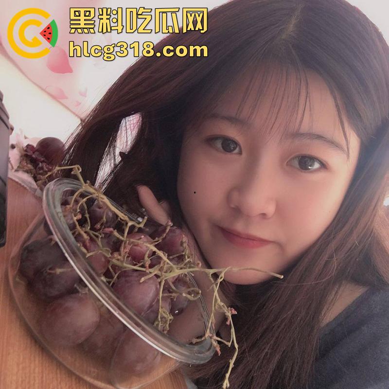 五斤巨奶会计文员【苏诗莹】，被老板调教成小母狗，经常在公园露出，据说出门从不穿内裤内衣！-2