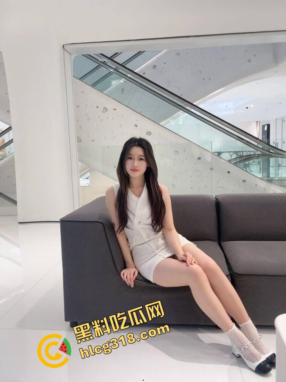 纹身肌肉男憋疯见女友,俩人见面直接从门口操到床上,厕所、阳台各种姿势各种打桩狂草!-6