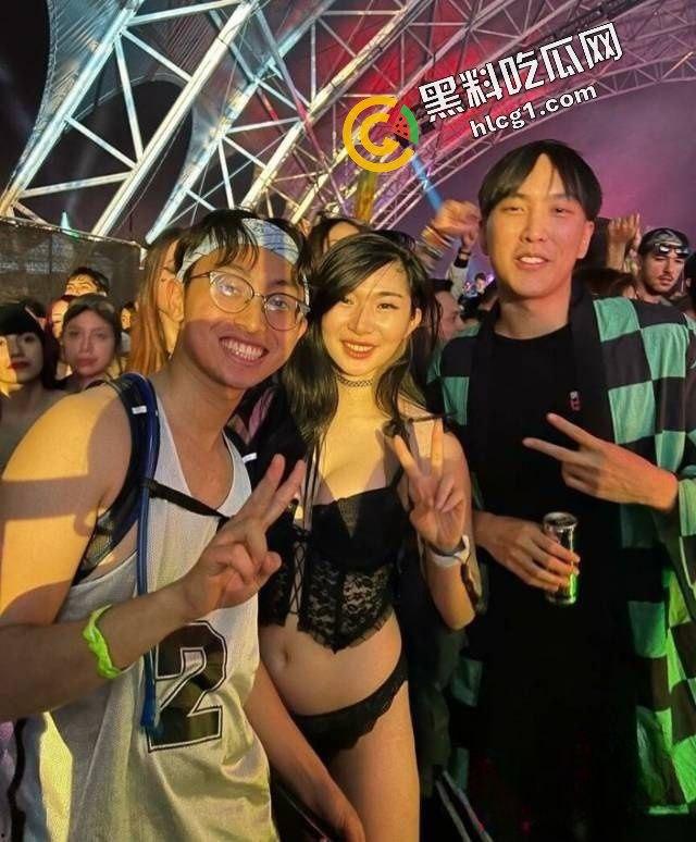 电竞大瓜!英雄联盟TSM战队大师兄doublelift女友出轨精神小伙 镜前后入曝光泄密-5