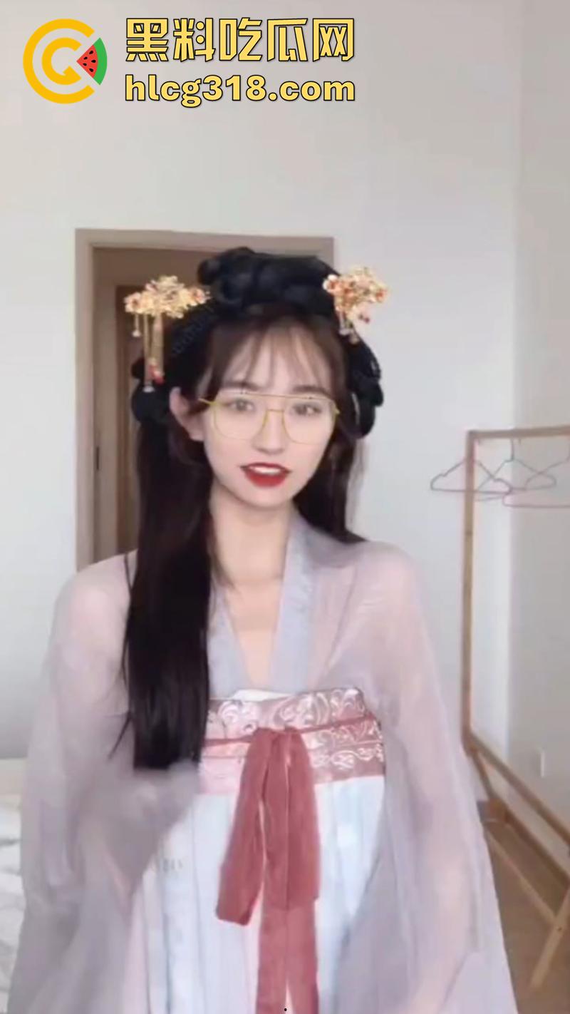 清纯玉女91女神【不见星空】,最新汉服古风福利,火遍全网的性感嫩妹,口活技巧绝对超一流!-5