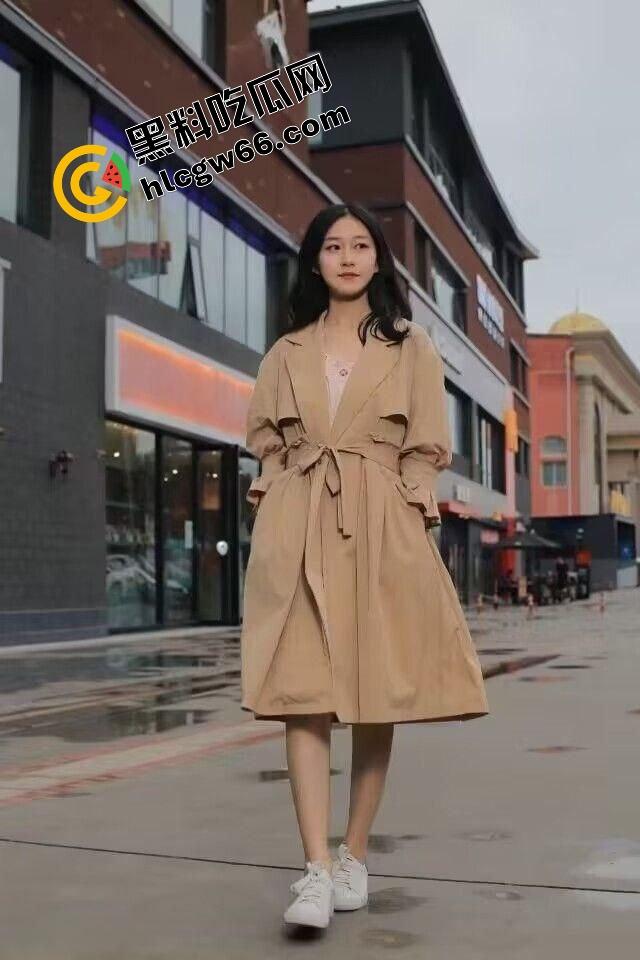 舔蛋舔菊舔鸡巴，大连单位骚货【萌萌】操到上瘾，宿舍拍露奶自拍，男友不行天天偷跑出去约炮被插烂！-2