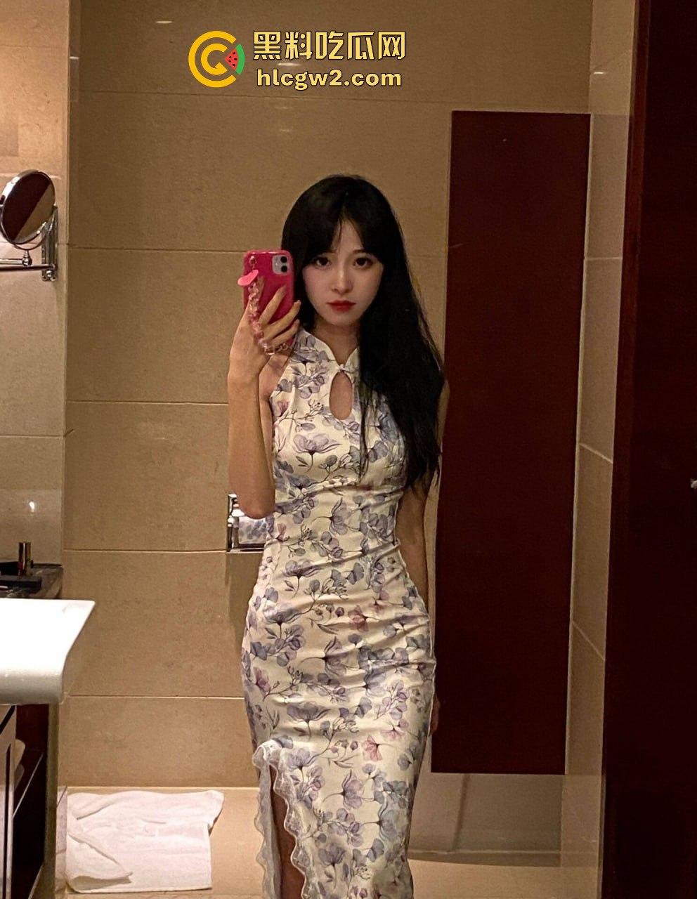 约炮安徽科技学院清纯大一妹 两天酒店大战不停歇 小穴紧致浪叫不断 清纯表面下竟是个骚浪精！-4