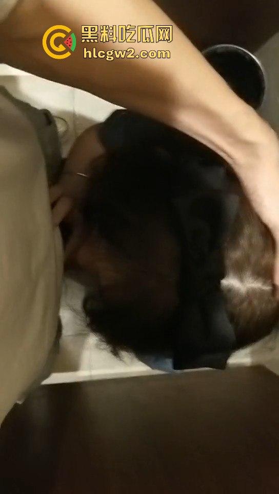 约炮安徽科技学院清纯大一妹 两天酒店大战不停歇 小穴紧致浪叫不断 清纯表面下竟是个骚浪精！-9