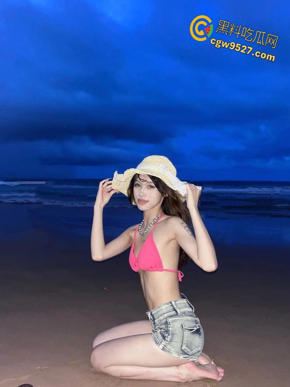 河北美术学院大二美女【许薇】,如火纯情的舔屌技术,穿着高跟鞋翘着屁股太诱人了 ,动作大胆到令人咋舌 !-3