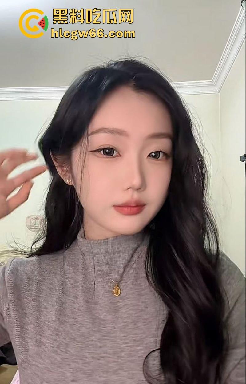 上海实习护士【葛欣怡】性爱视频曝光 极品身材尤物被操的满脸潮红 蜜穴灌满浓浓精液!-9