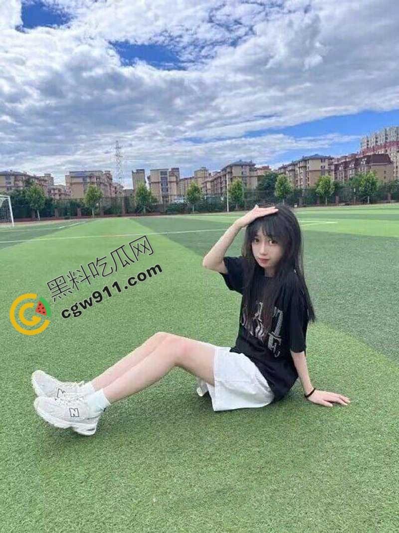 湖北清纯大一学妹李梓璐私密影片外流!稚嫩小穴被大鸡巴操弄,呻吟声勾人魂魄,反差萌感爆棚-2