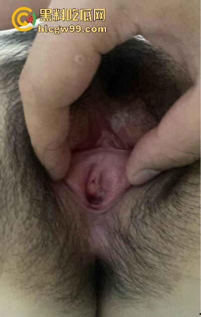 为人师表是假全裸是常态，骚老师女友勾引到停不下来，一天两炮伺候不够，学生们的打飞机素材都实现了！-14