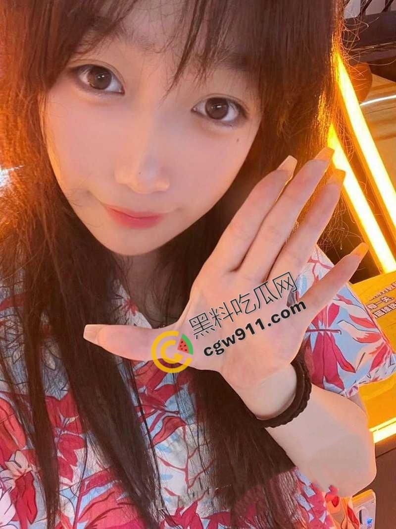 湖北清纯大一学妹李梓璐私密影片外流!稚嫩小穴被大鸡巴操弄,呻吟声勾人魂魄,反差萌感爆棚-3