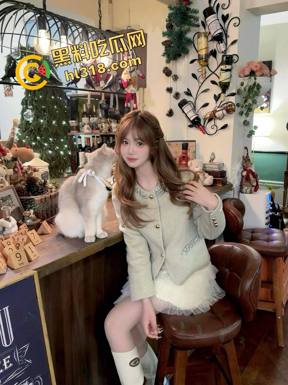 带你们见识牛逼新境界,路边防撞铁杆子也能用来自嗨,一屁股坐下去整个逼深不可测!-6