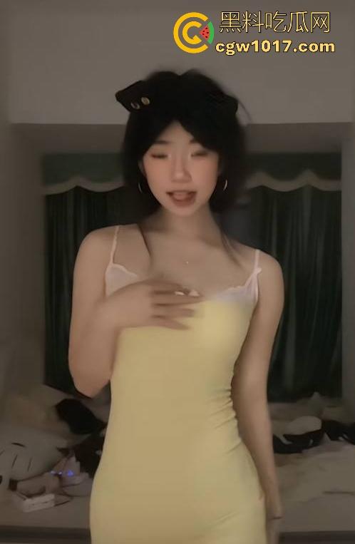 快手5.8万粉丝的精神小网红【林小桃】被金主调教爆操，真实露脸黑料私拍，小小的身体竟然藏着如此大的骚劲！-3