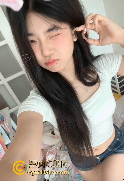 快手5.8万粉丝的精神小网红【林小桃】被金主调教爆操，真实露脸黑料私拍，小小的身体竟然藏着如此大的骚劲！-4