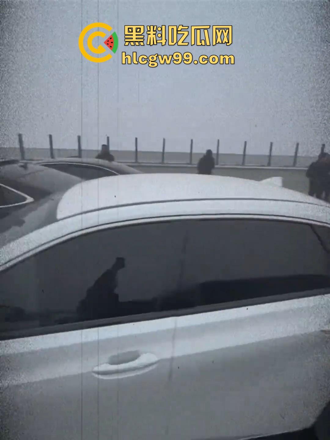 台辉高速黄河大桥段发生多车相撞,事故原因雪天 大雾 路面结冰,春节返程高峰,谨慎驾驶!-7