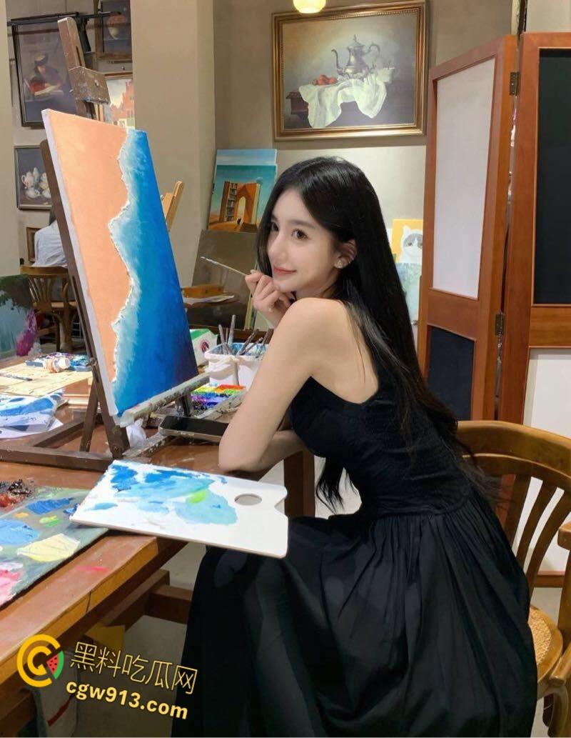 帮烟瘾哥哥买烟，饥渴妹妹主动口交，呻吟甜美干的妹妹白浆直流，快射了主动含屌口爆吞精  ！