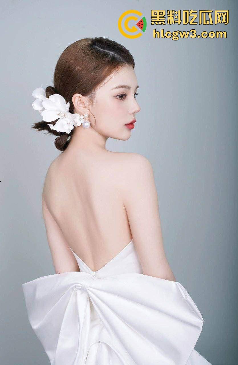 南丹火幕村KTV骚逼『 龙雨微 』少妇素颜还敢卖逼陪酒 骚逼被抠到泛滥 这年头陪酒小妹太不容易！-9