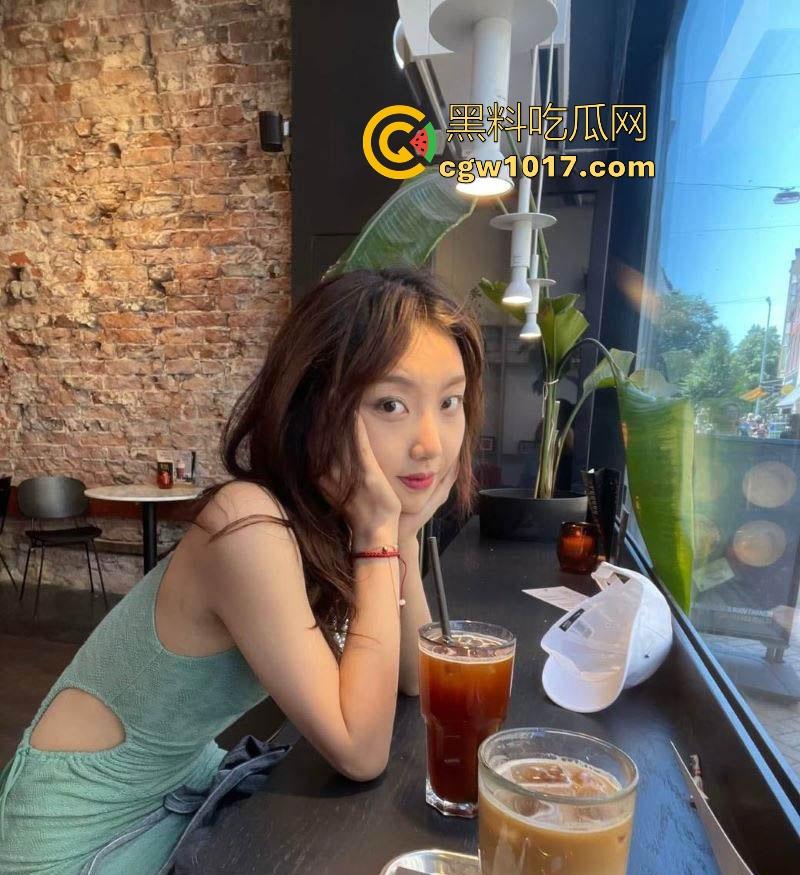 极品高颜值女留学生 ,吊多民富二代,各种场合深喉吞屌喷精浪叫,玩转富豪圈堪称时间管理大师!-6