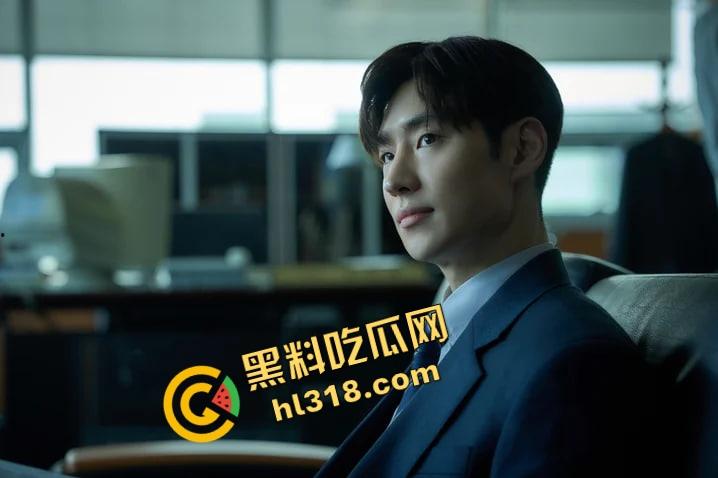 韩国烧酒命悬一线,IMF都救不了这对冤家,财务男大战资本狗!电影【烧酒战争】带你看棒子得信仰!-4