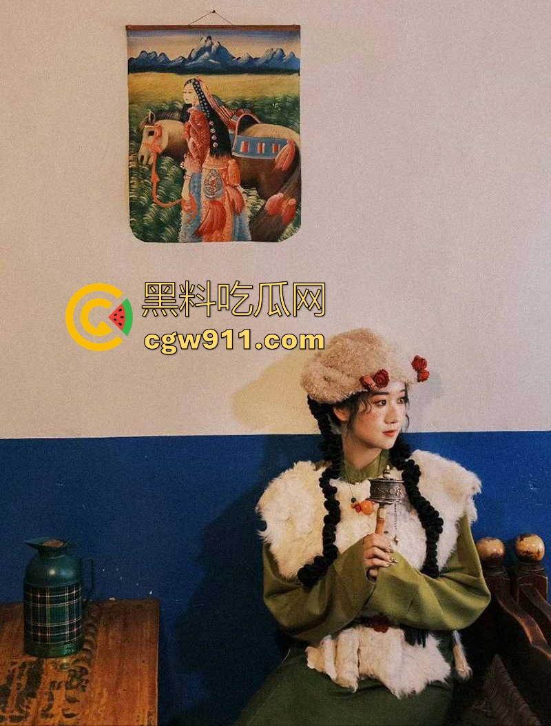 武汉师范大学【江恩凡】私密私拍泄密,清纯可爱高颜值少女,翘臀高撅手指插穴,骚穴猛操喷水!-4