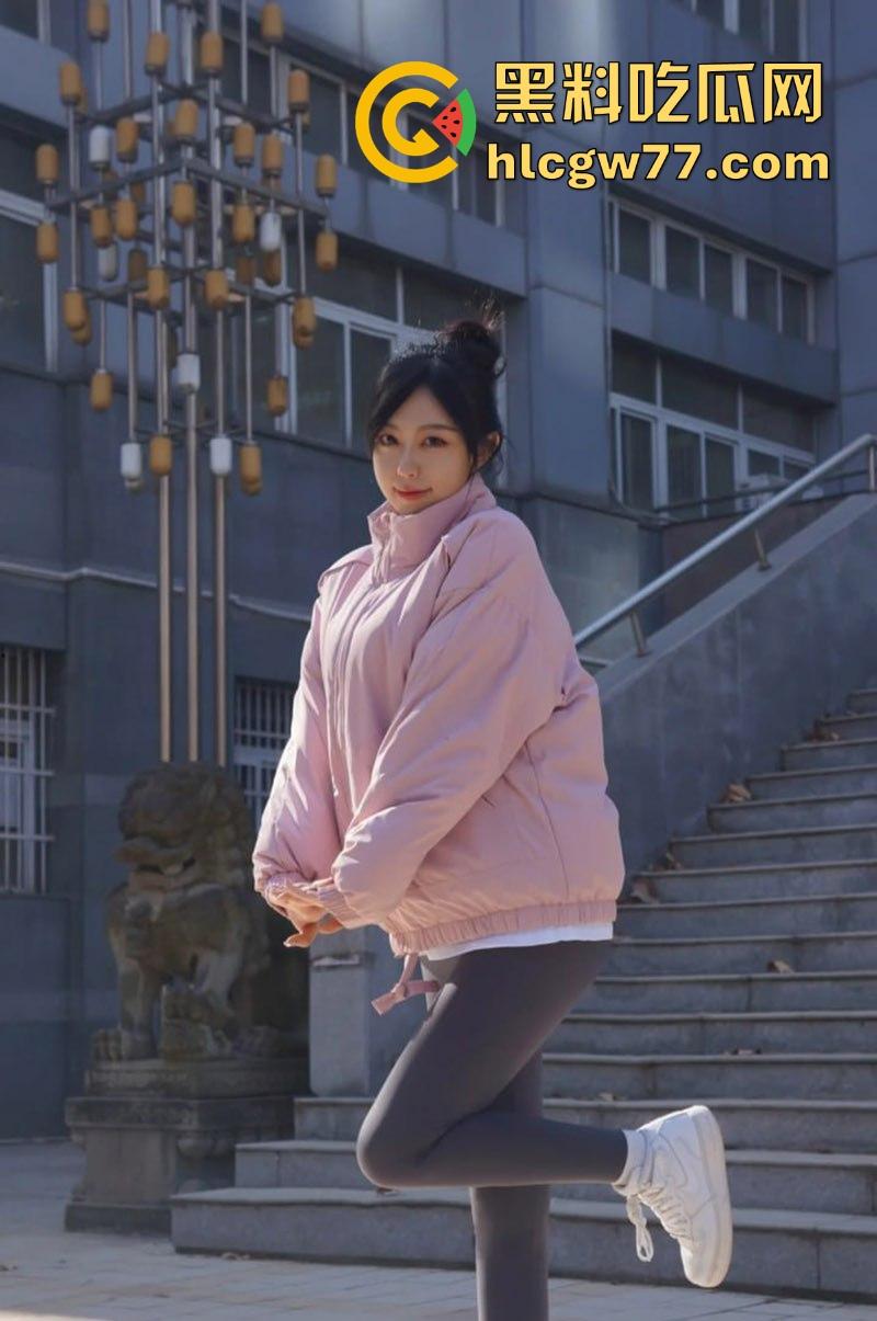 艺术书法系 黎老师 极品身材反差母狗 大奶翘臀细腰长腿 穿女仆装吃鸡挨操视频流出！