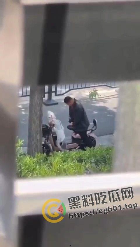 这是哪位瓜友 饥渴到大街上强奸电动车 收了神通吧-1