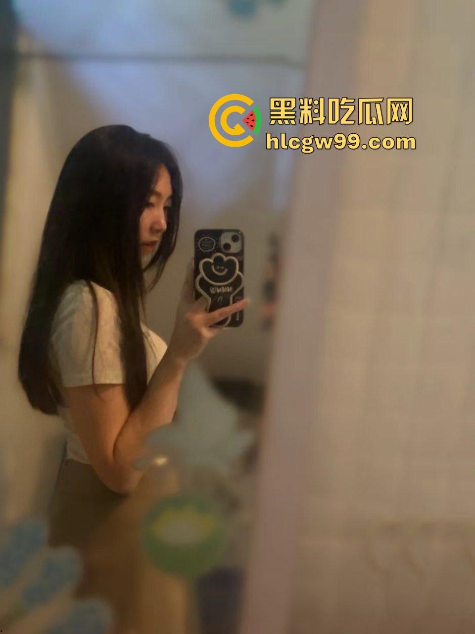 真实KTV厕所强奸醉酒90后少妇!喝死鱼后被猥琐男捡尸拖到厕所里爆操,与其反抗不如享受!-1