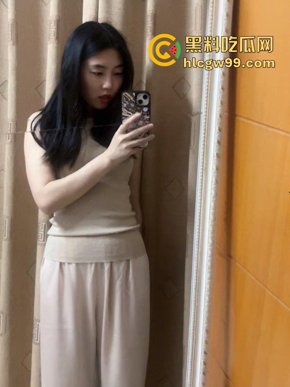 真实KTV厕所强奸醉酒90后少妇!喝死鱼后被猥琐男捡尸拖到厕所里爆操,与其反抗不如享受!-2