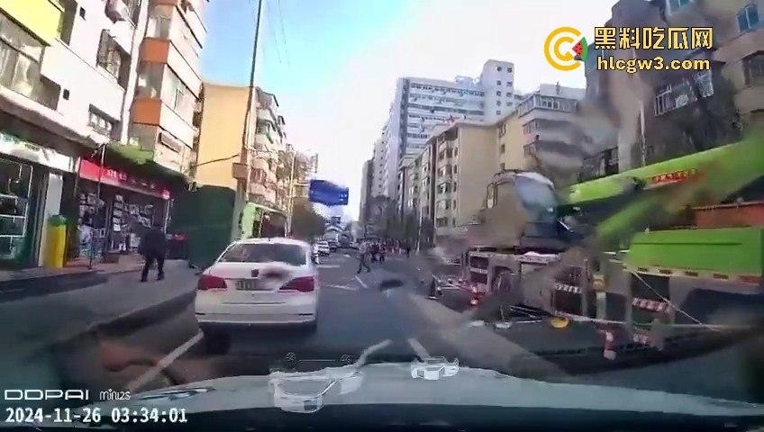 甘肃兰州城关区男子驾车撞伤行人后逃逸 接着又撞伤三人,疯狂逃亡路上再造惨剧!-8