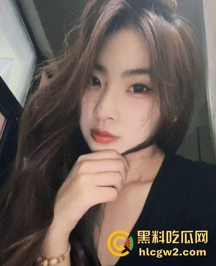 安徽亳州职院05年小母狗骚货『倪书函』露逼照疯传 拍全裸骚照把骚穴拍成艺术品 骚穴直接摆给你看!-3