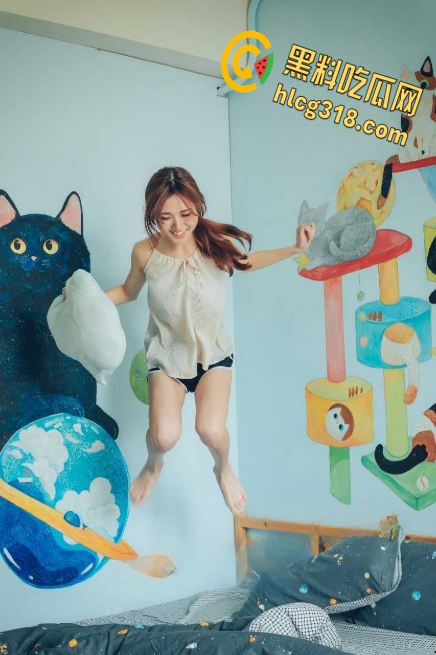 清纯模特下海变骚猫,抽插娇喘淫水乱流,深情口交眼神拉丝,细腰翘臀被操翻 !-1