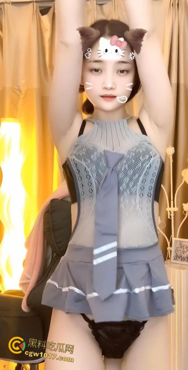 快手反差女网红【小度】,大尺度骚舞福利视频,情趣装勾勒完美曲线,扭腰摆臀性感裸舞,裸露粉嫩三点颤动不止!-2