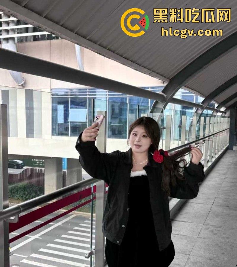 福建师范大学【罗丹】欠钱不还用全裸视频抵债被曝光 微胖小母狗对着镜头露脸露点揉奶发骚-7