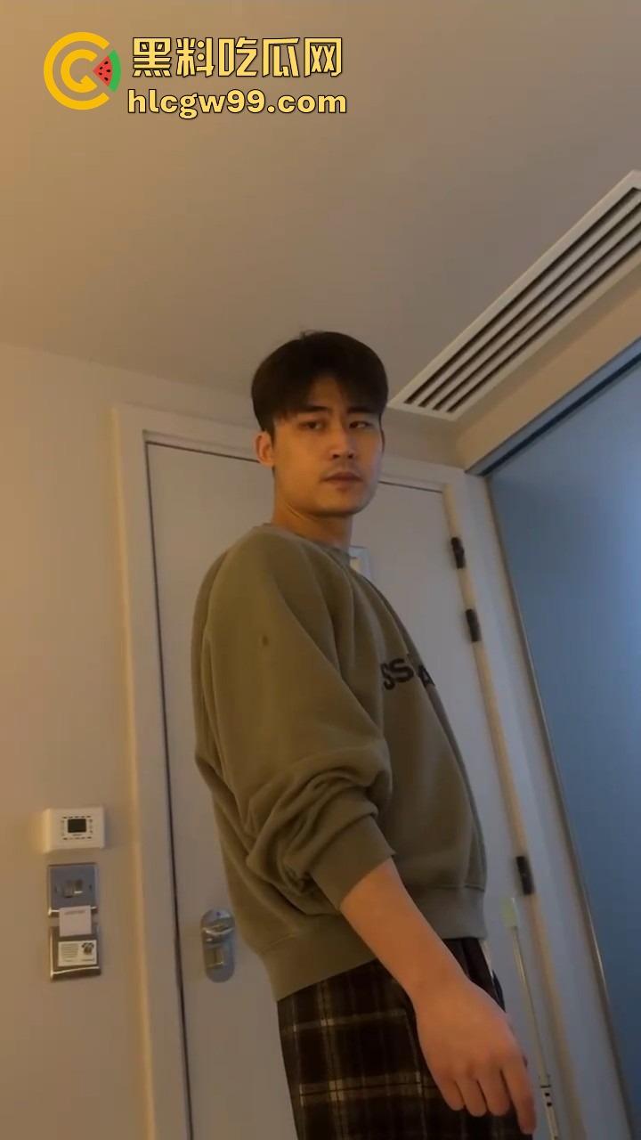 伦敦留学生与卖家交易气球因迟到大战,气球买卖差点变搏击赛,现场手指流血画面曝光!-7