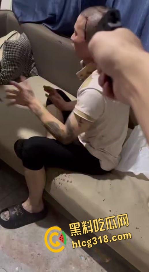 中国绑匪在菲律宾内讧,绑架国人生意惨淡,上演血腥狗咬狗,头破血流枪口相向 !-5