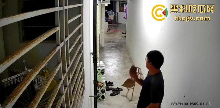 马来西亚槟岛华裔男清晨偷嗅邻居胸罩还自慰!猥亵全过程被监控拍下!-9