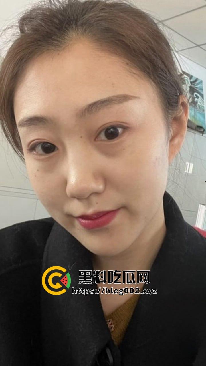 广东30岁极品性瘾骚妇欣欣背着丈夫勾引领导带回家无套啪啪!骚话不断 领导直接被榨干!-3