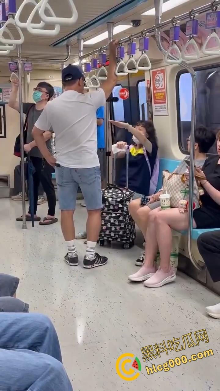 台北地铁上演魔法大战!阿伯阿嬷座位之争秒变咒术对决,乘客笑到扶墙,这波是哈利波特vs.邓布利多?-6
