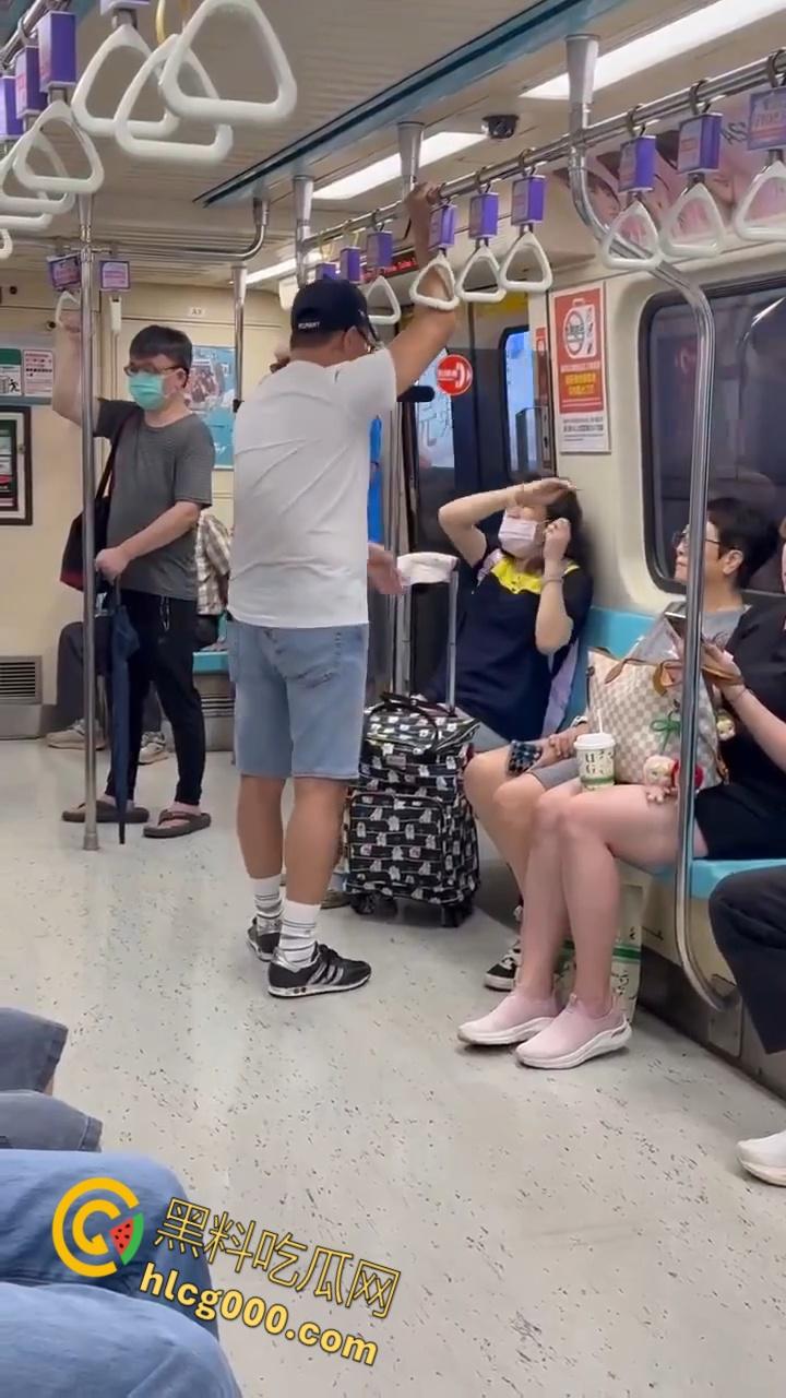 台北地铁上演魔法大战!阿伯阿嬷座位之争秒变咒术对决,乘客笑到扶墙,这波是哈利波特vs.邓布利多?-7
