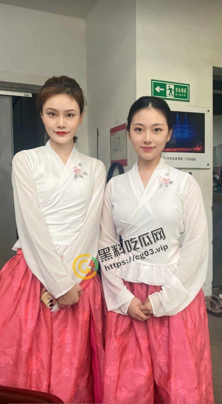 抖音【小雪抱抱】又见崇洋媚外的恶臭双标女 还是深圳大学培养的? 盲猜一手 她是美妆博主-7