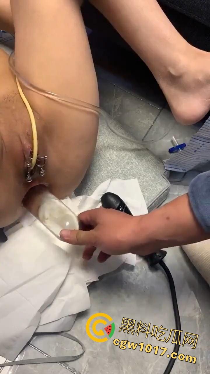 国产大神专业调教,安装尿袋开发菊花,大尺寸假屌其上,极其重口,但也极其专业,狠狠满足小骚逼!-4