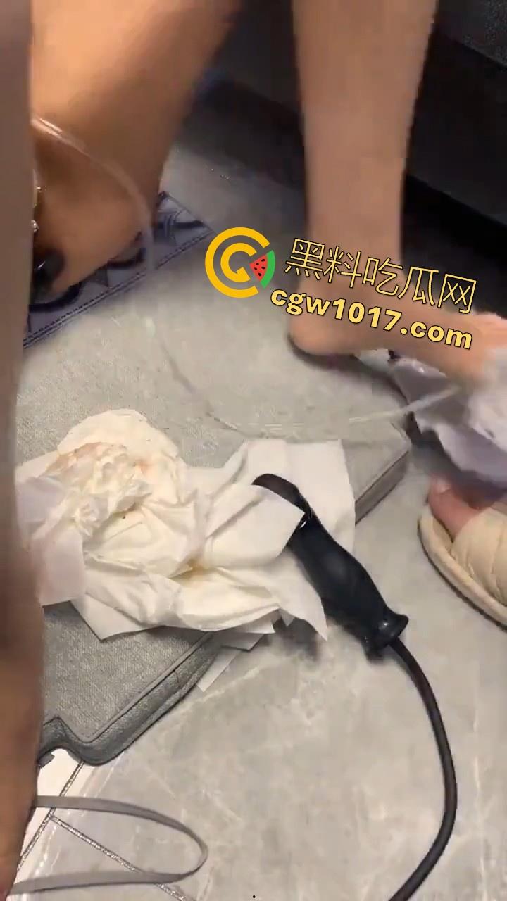 国产大神专业调教,安装尿袋开发菊花,大尺寸假屌其上,极其重口,但也极其专业,狠狠满足小骚逼!-9