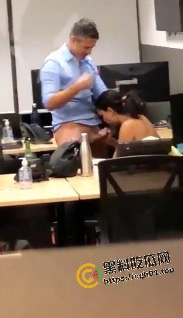 FBI不止会打枪 更会打炮!纽约警察局内女警员和上司办公司打炮 女人表情真享受啊 偷拍视频流出-2