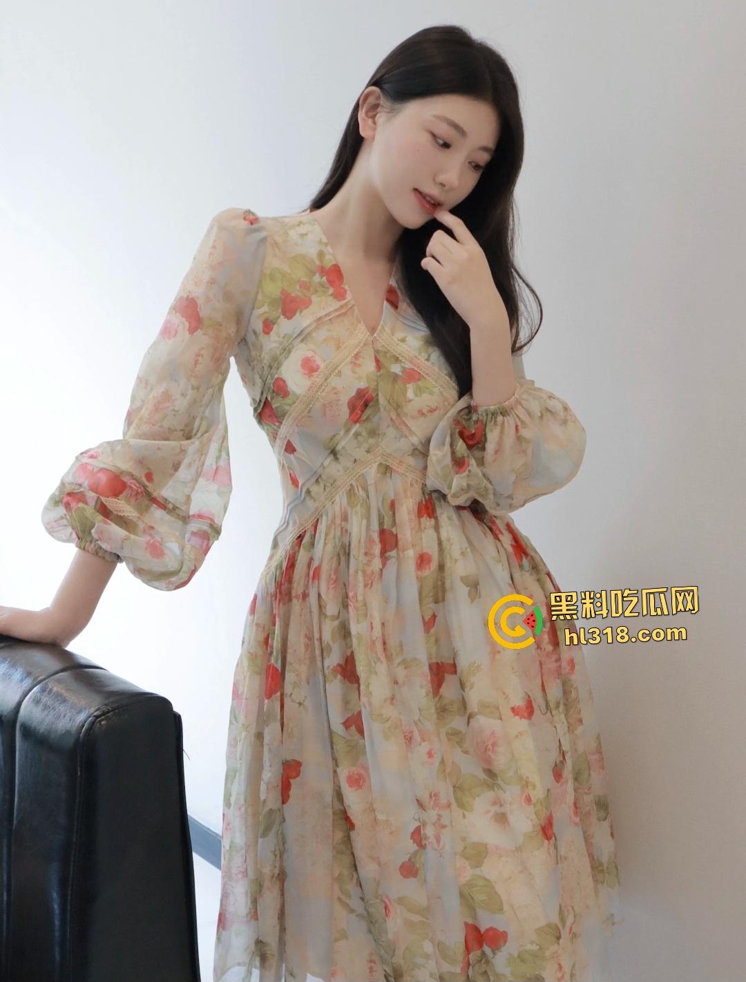 小红书博主【xxlhan】老公出差在广州找老黑狂操骚逼,黑鬼操的太猛,把少妇的脚都快压断了!-3