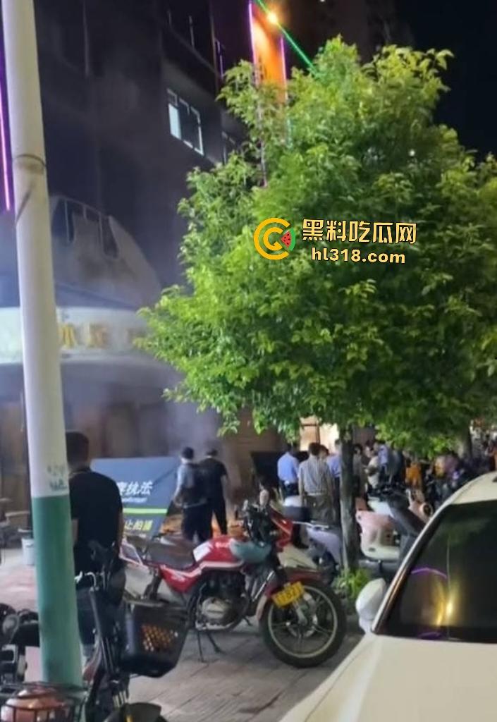 广州小伙去足浴找技师打飞机爽过头猝死,女技师神级手活三分钟撸爆,这体质还去找技师?-2