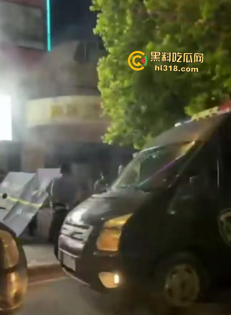 广州小伙去足浴找技师打飞机爽过头猝死,女技师神级手活三分钟撸爆,这体质还去找技师?-4