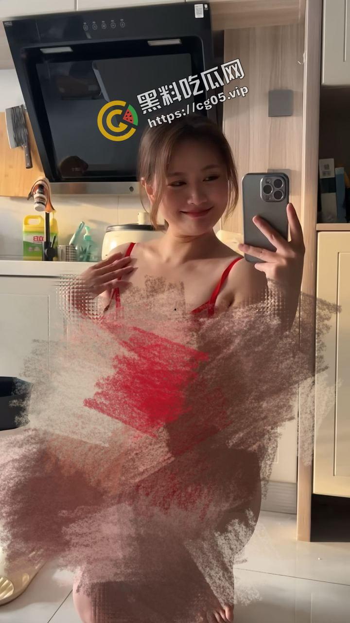 抖音44w粉【大晴爆脾气】肉肉女神 微密圈尺度付费福利合集 这才是男人口中那种微胖女友模板！-2